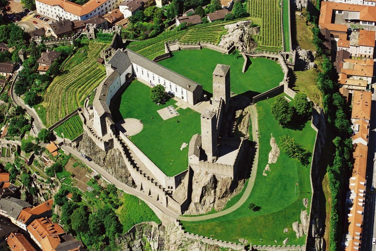 Апартаменты Bellinzona Piazza Collegiata Экстерьер фото